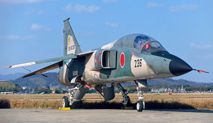 Mitsubishi F-1